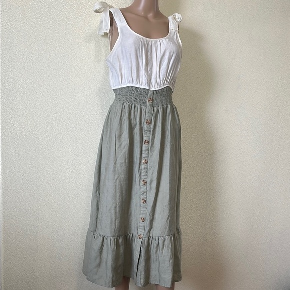 Blu Pepper- Elegant Green Button-Down Skirt - Picture 1 of 11